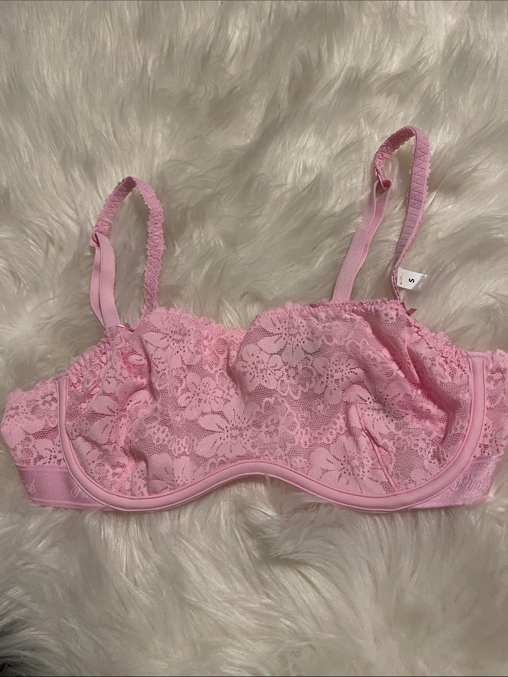 PINK Victoria’s Secret Pink Lace Underwire Bralette